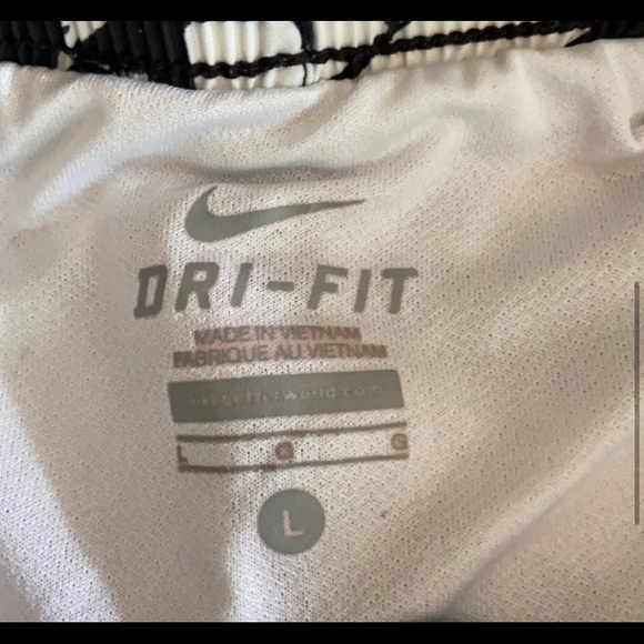 ✅Nike shorts✅ - Picture 2 of 5